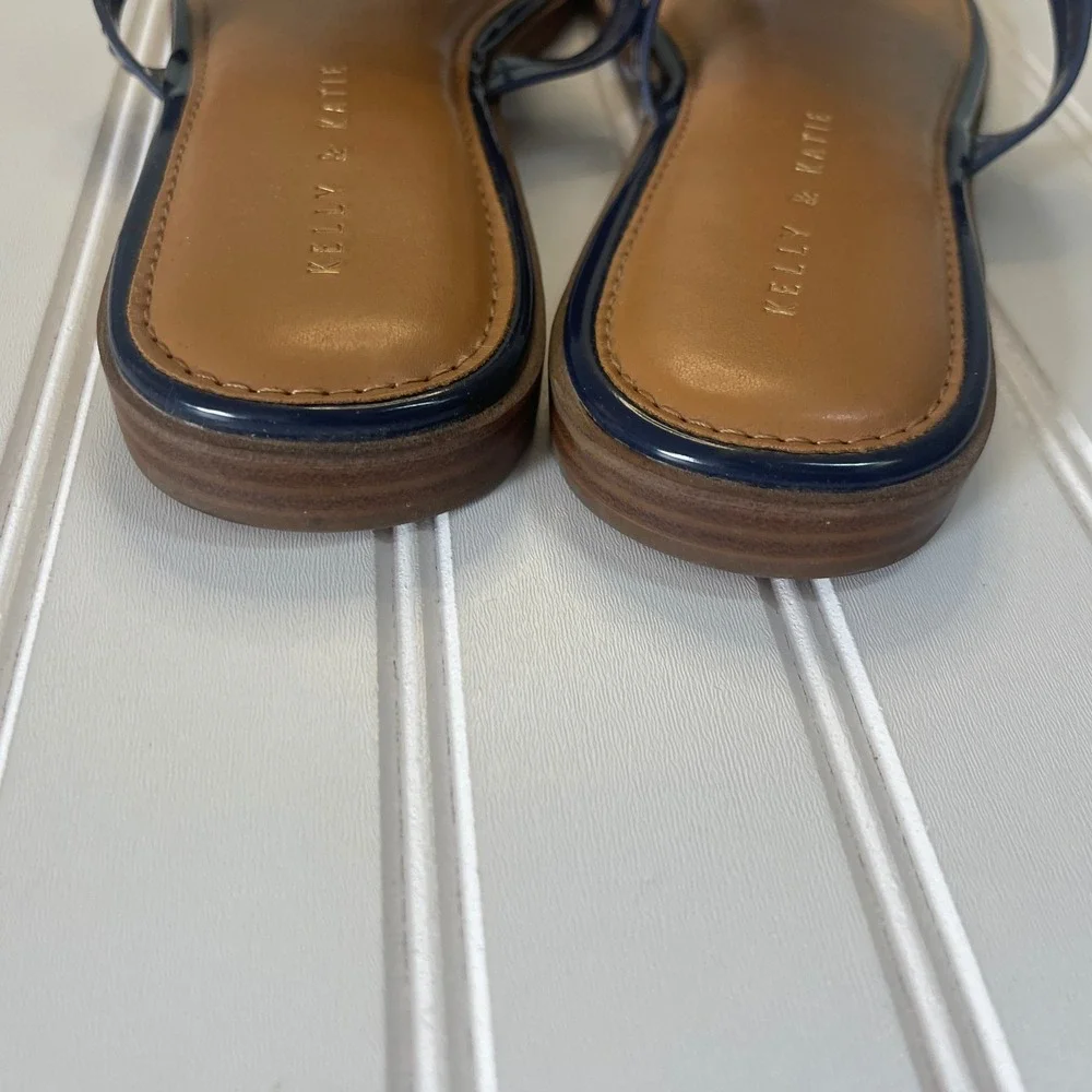 Kelly & Katie Dahlin Navy Blue Patent Gold Medallion Thong Sandals Womens 8.5M